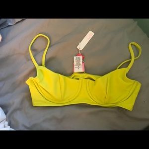 Super cute lime green/yellow lolli top